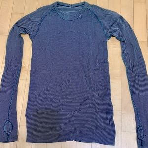 Long sleeve Lululemon shirt